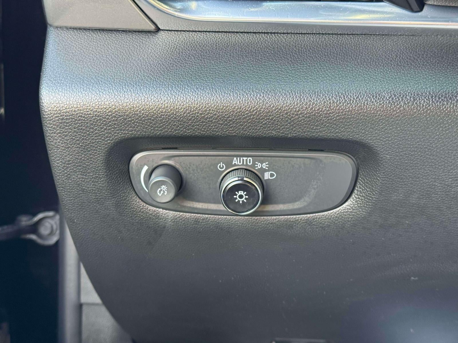 2023 Chevrolet Traverse FWD LT Cloth