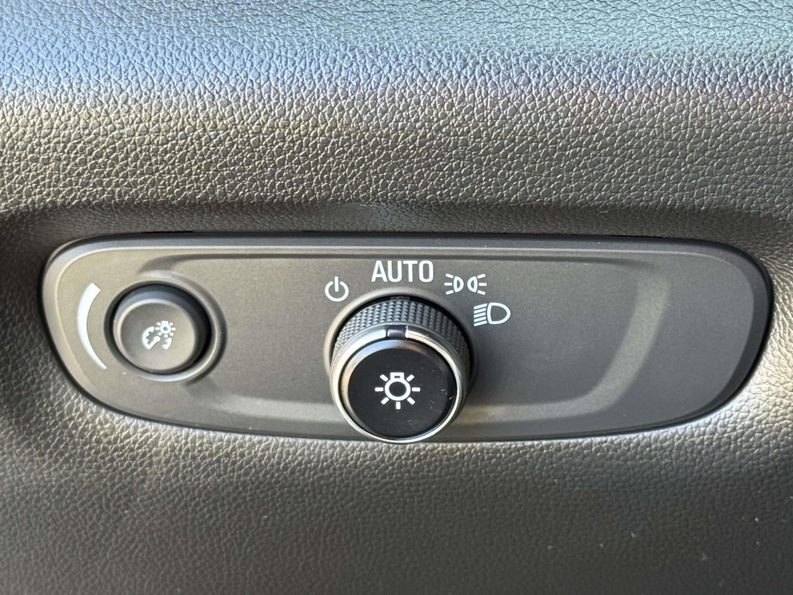 2023 Chevrolet Traverse FWD LT Cloth