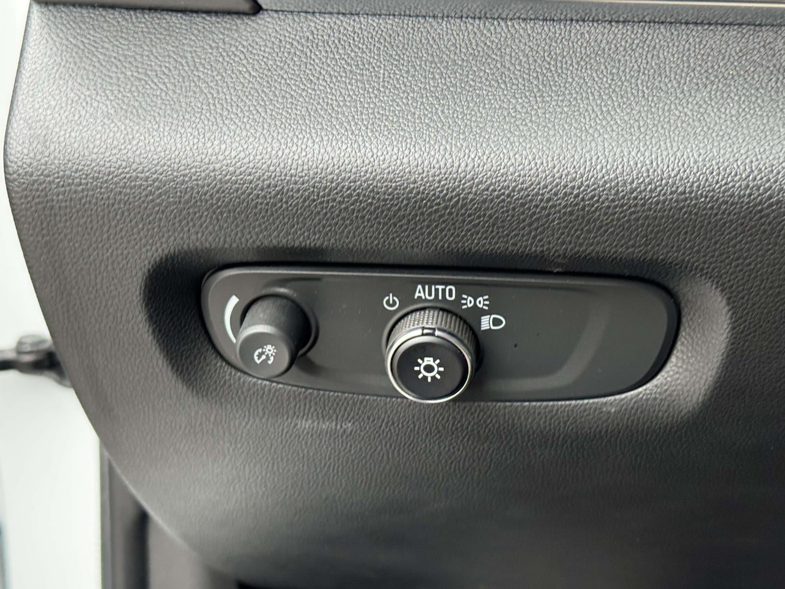2023 Chevrolet Traverse AWD LS