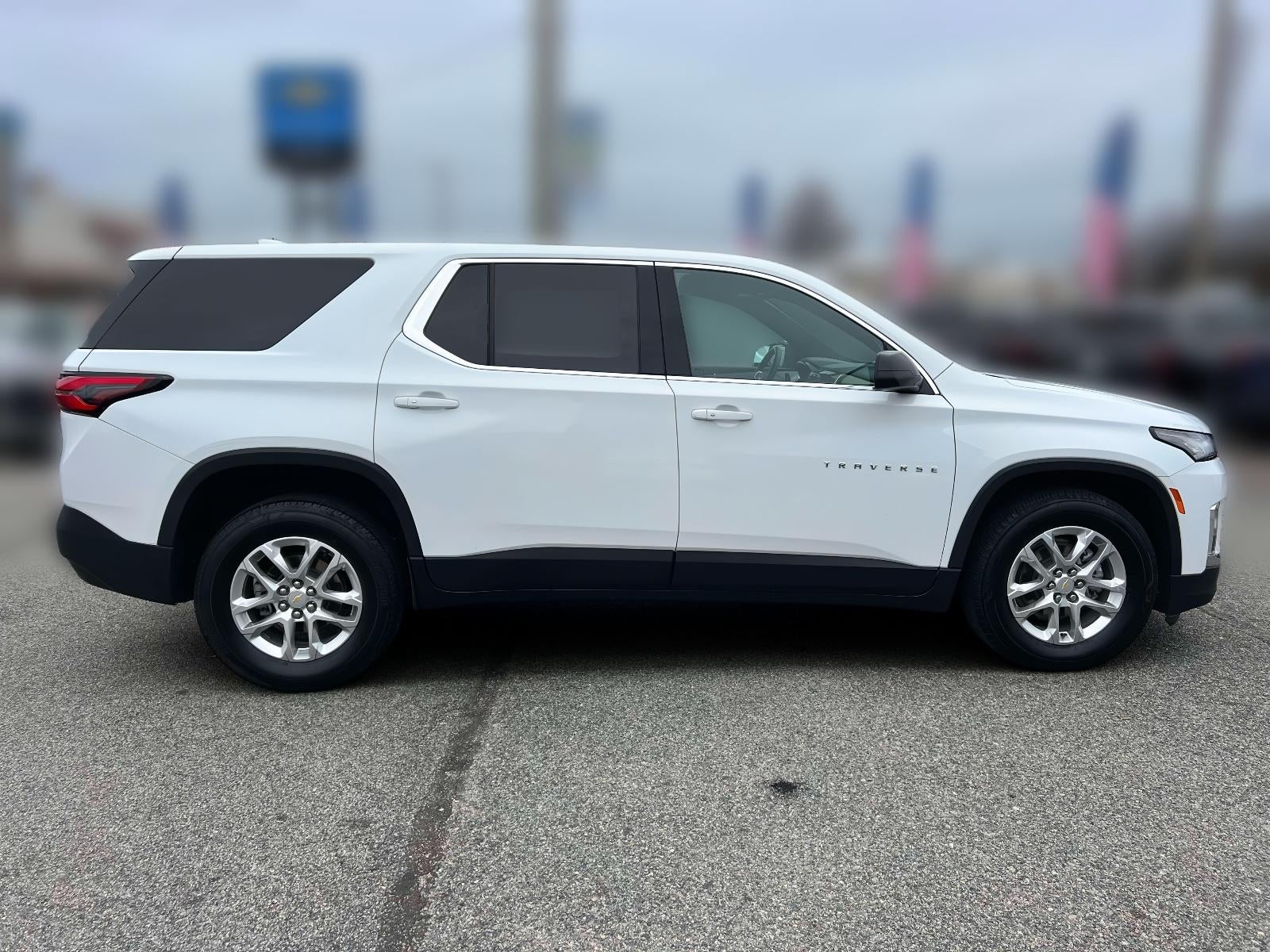 2023 Chevrolet Traverse AWD LS