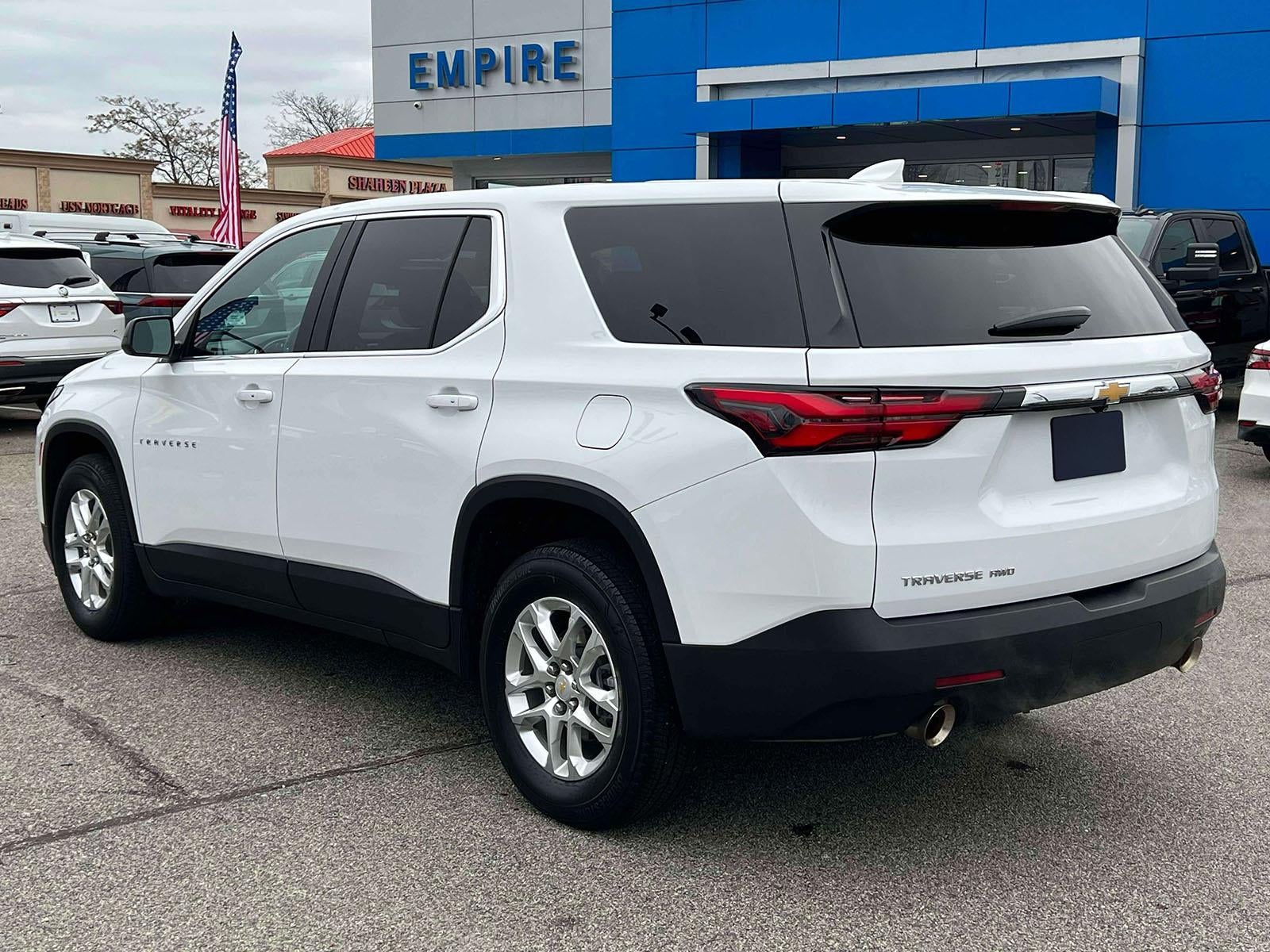 2023 Chevrolet Traverse AWD LS