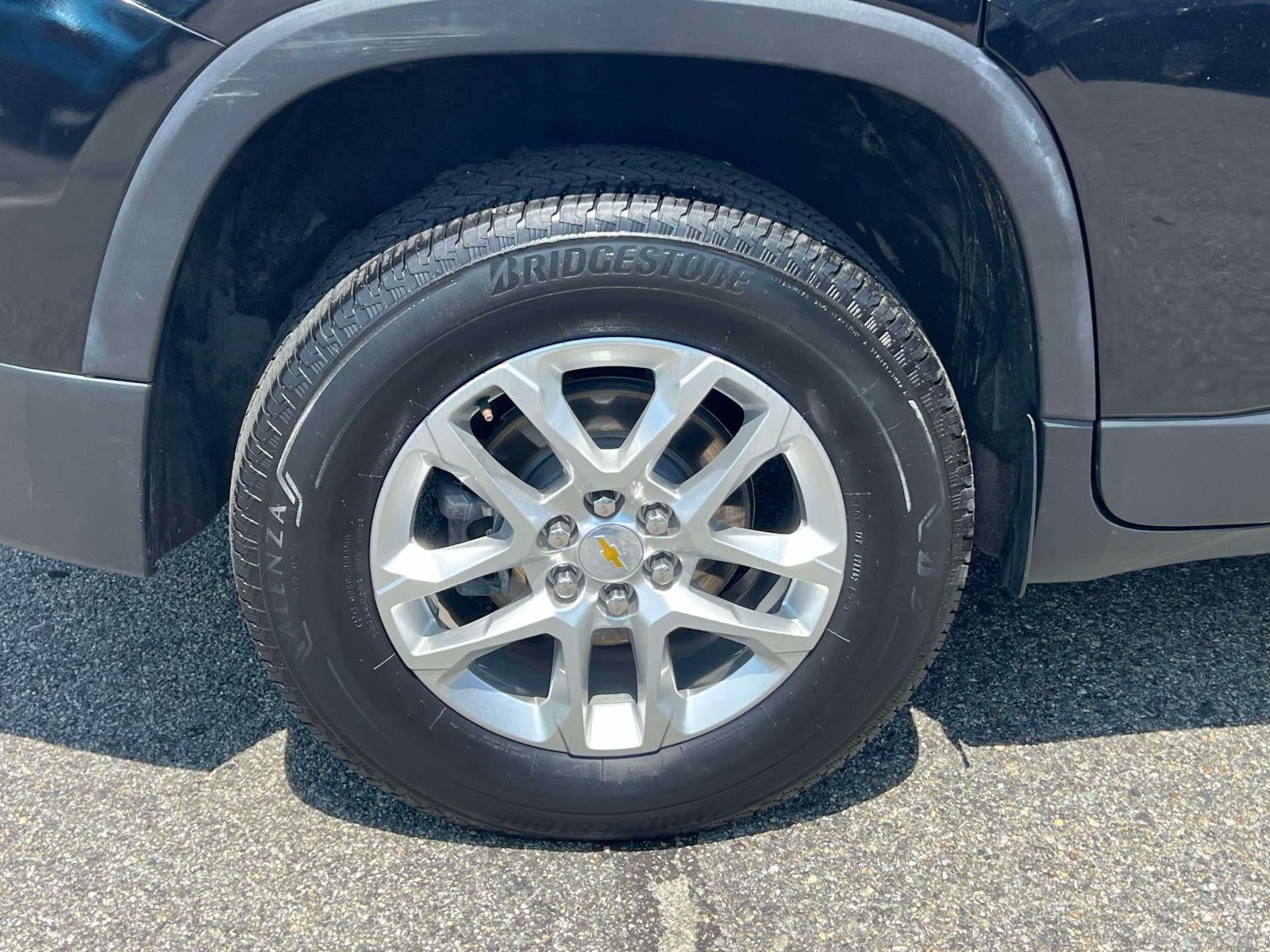 2023 Chevrolet Traverse AWD LS