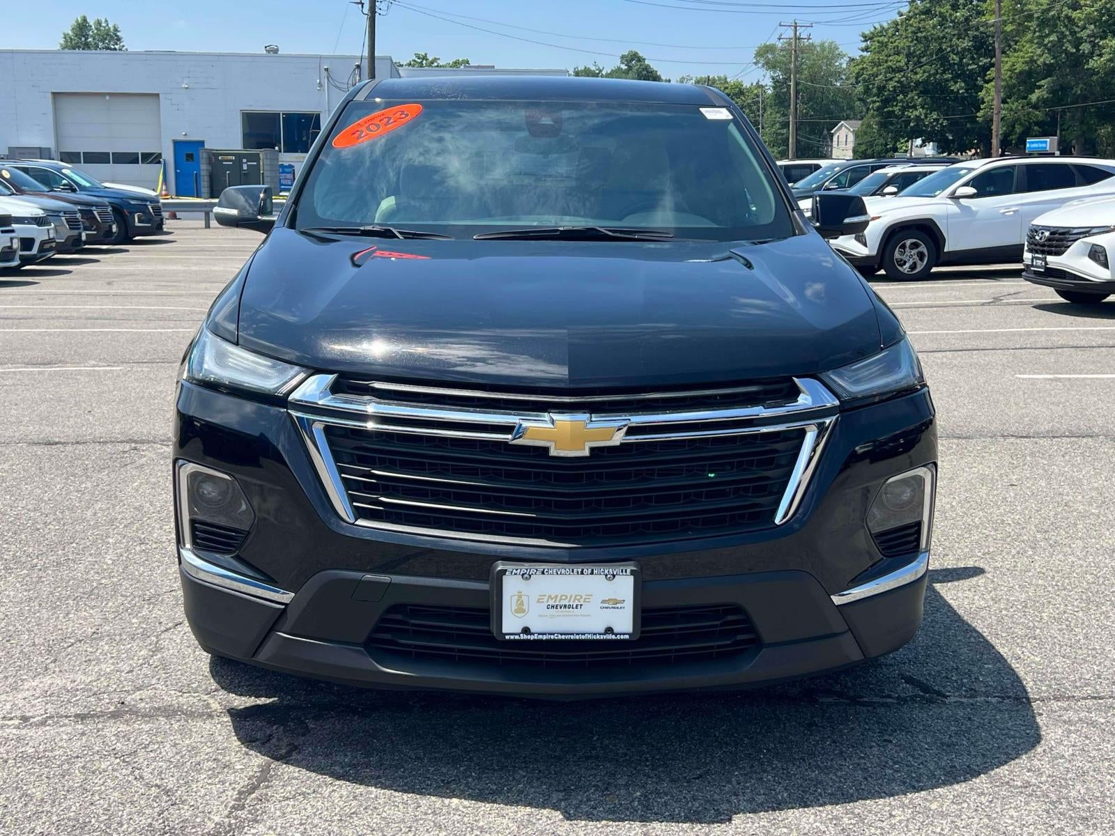 2023 Chevrolet Traverse AWD LS
