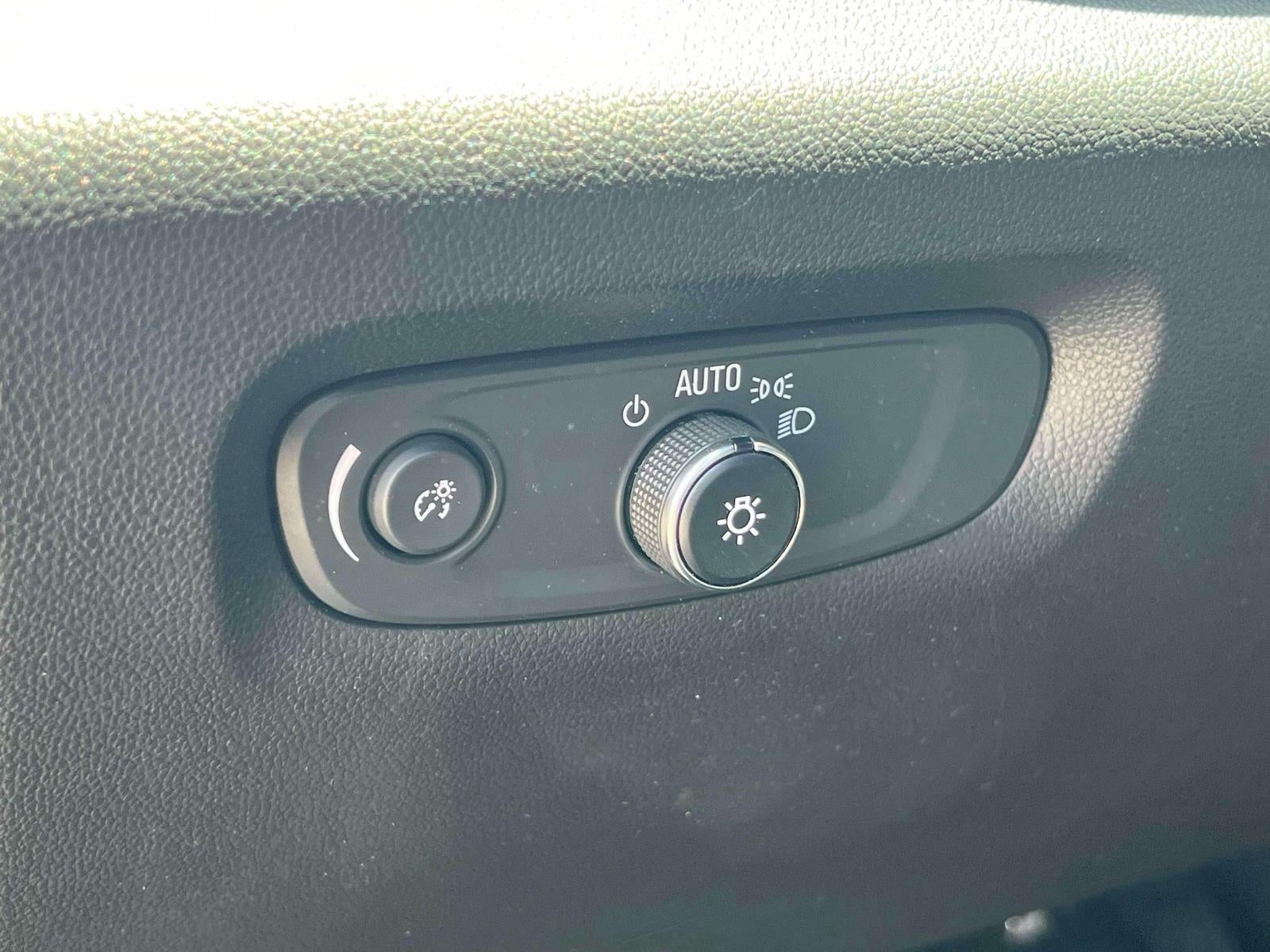 2023 Chevrolet Traverse AWD LS