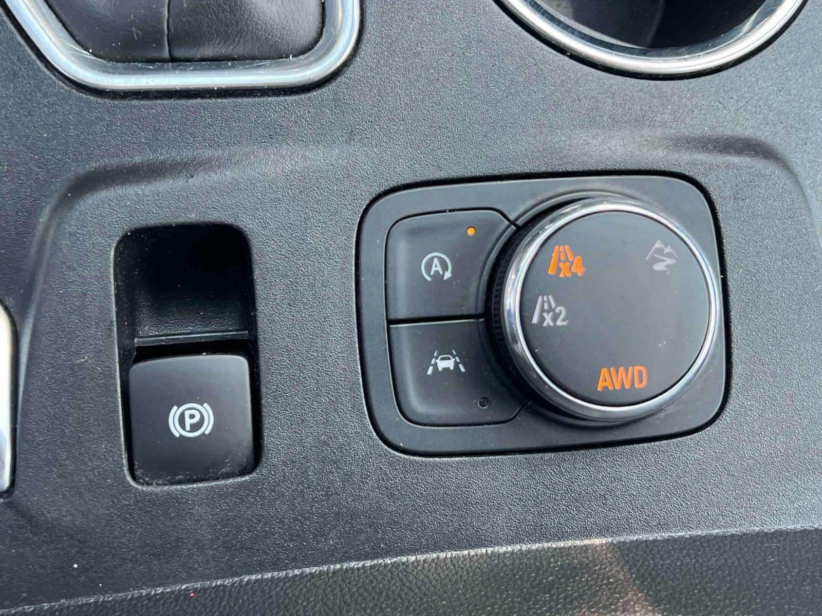 2023 Chevrolet Traverse AWD LS