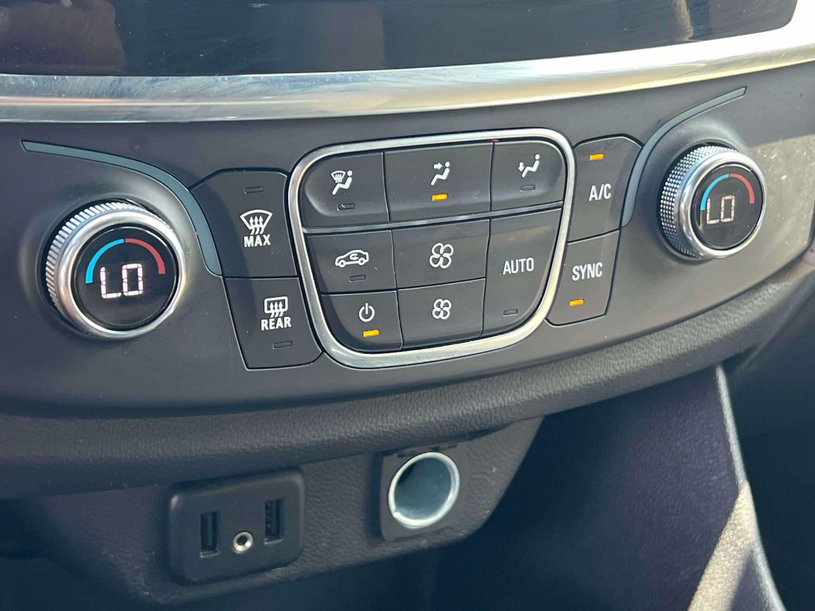 2023 Chevrolet Traverse AWD LS