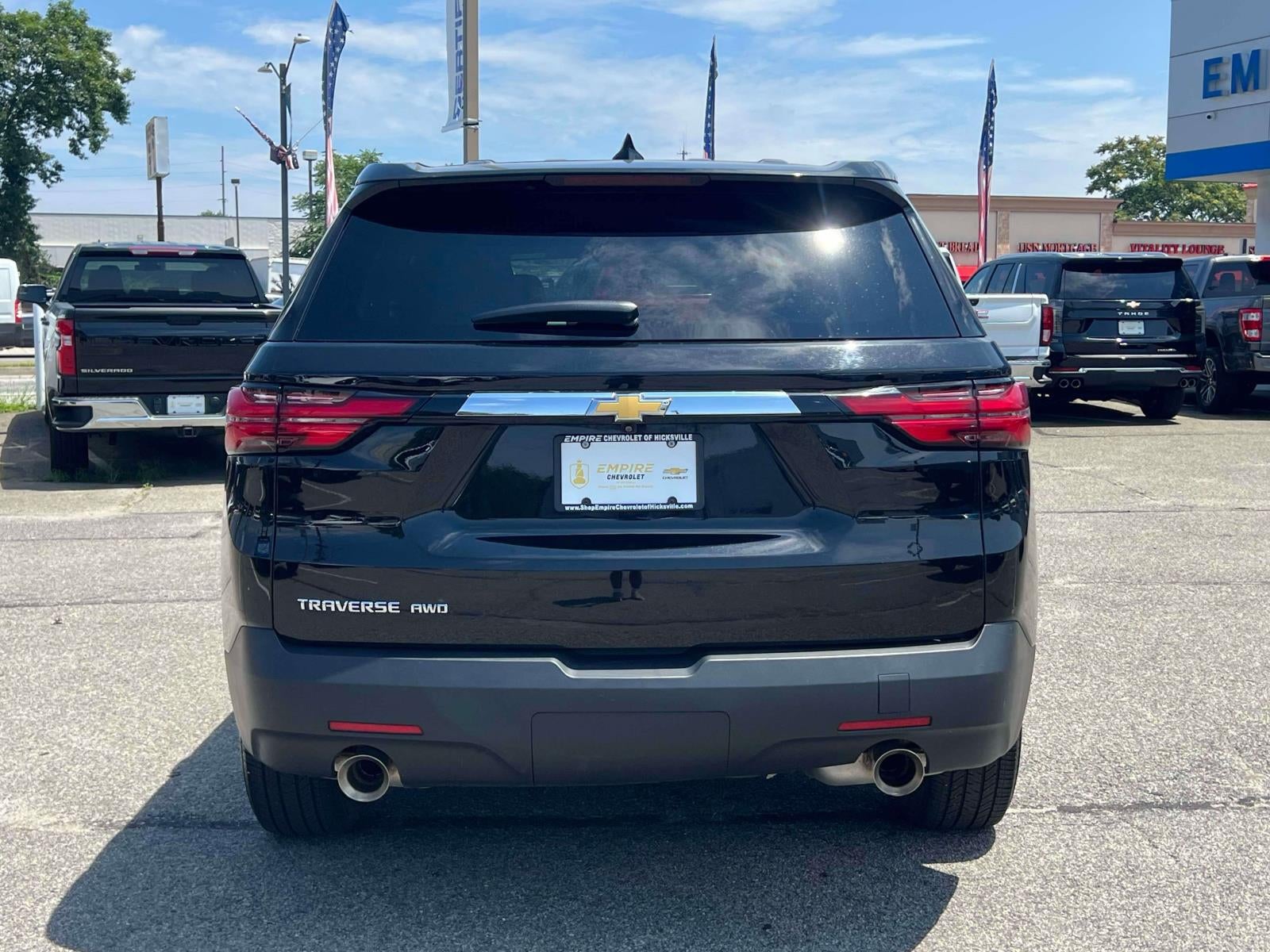 2023 Chevrolet Traverse AWD LS