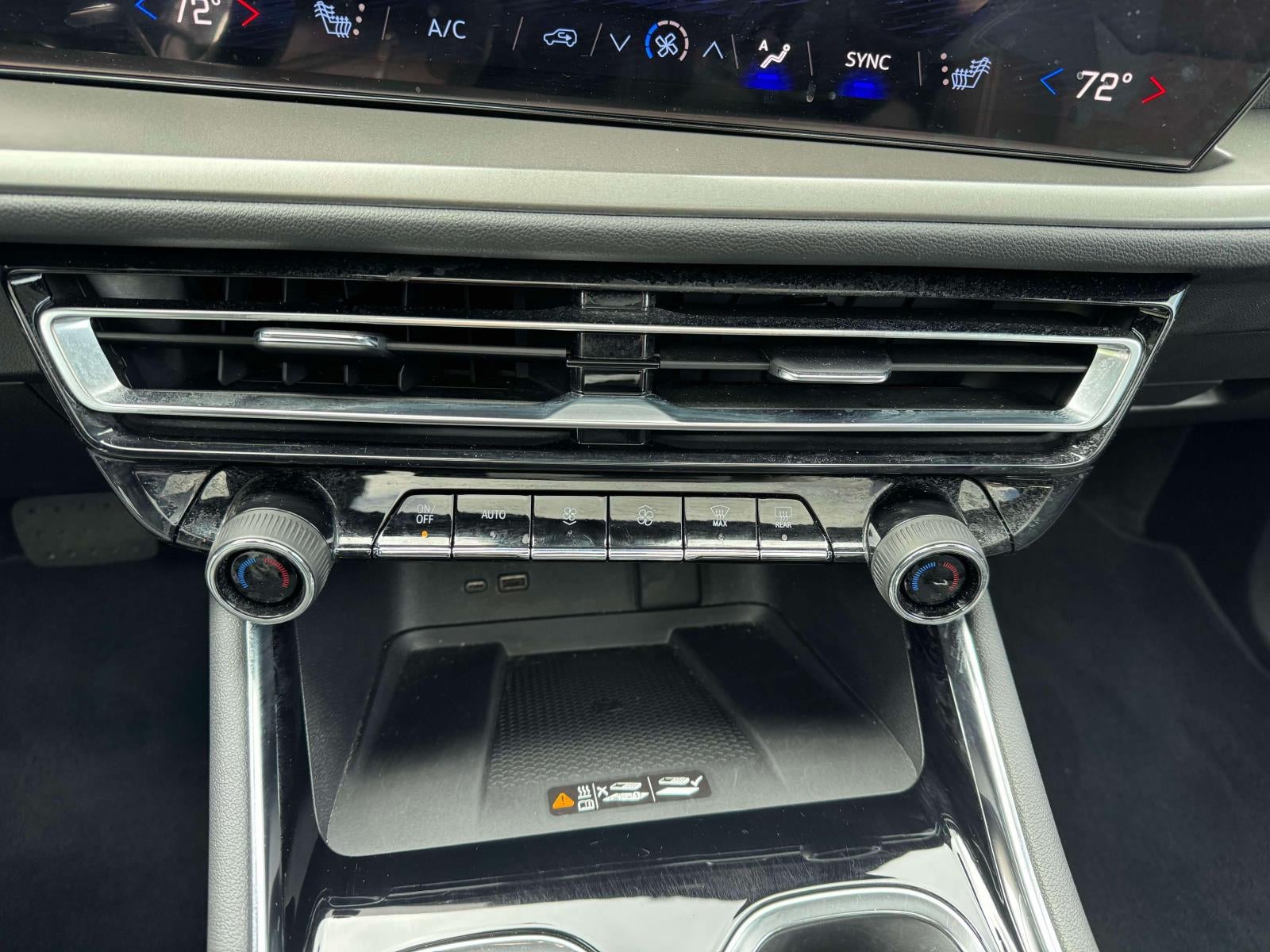 2026 Chevrolet Traverse AWD LT