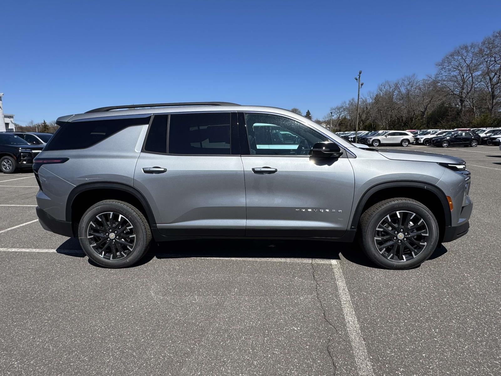 2026 Chevrolet Traverse AWD LT