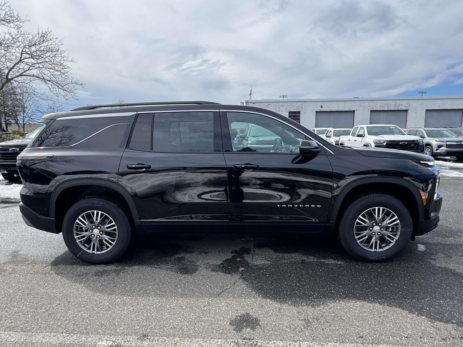 2026 Chevrolet Traverse AWD LT
