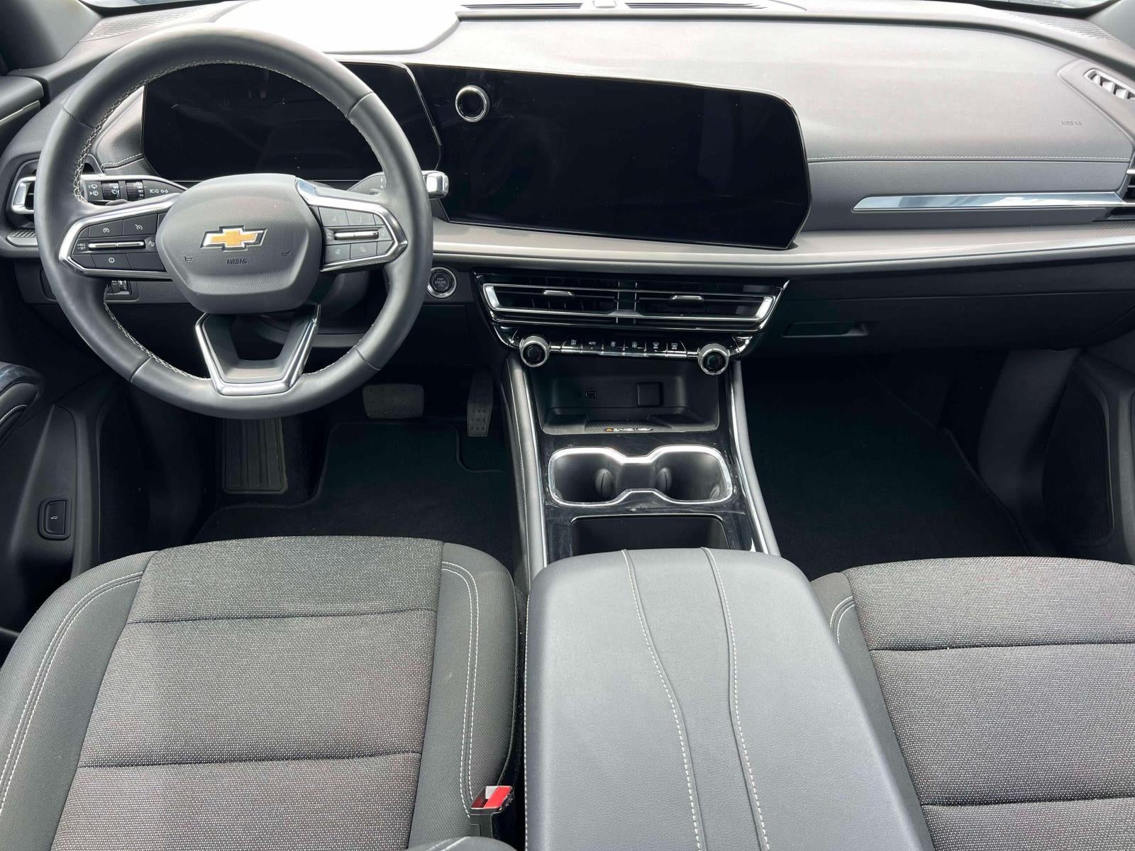 2026 Chevrolet Traverse AWD LT