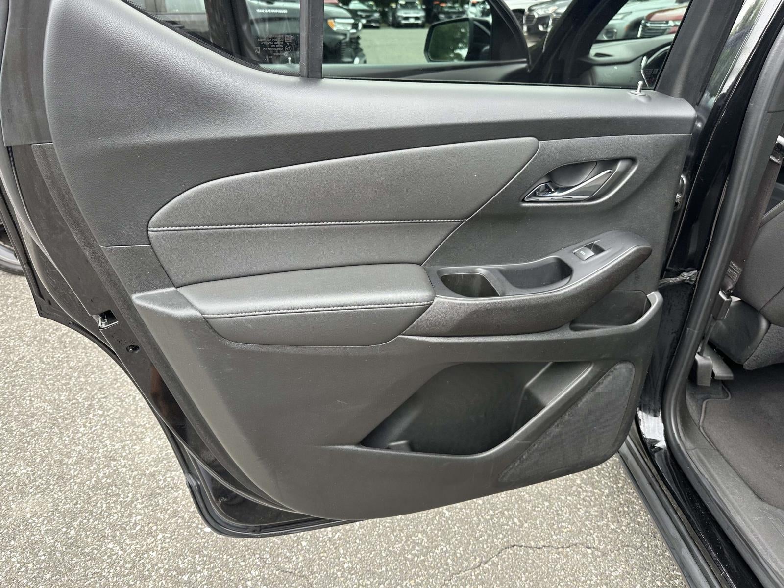 2023 Chevrolet Traverse AWD LT Cloth