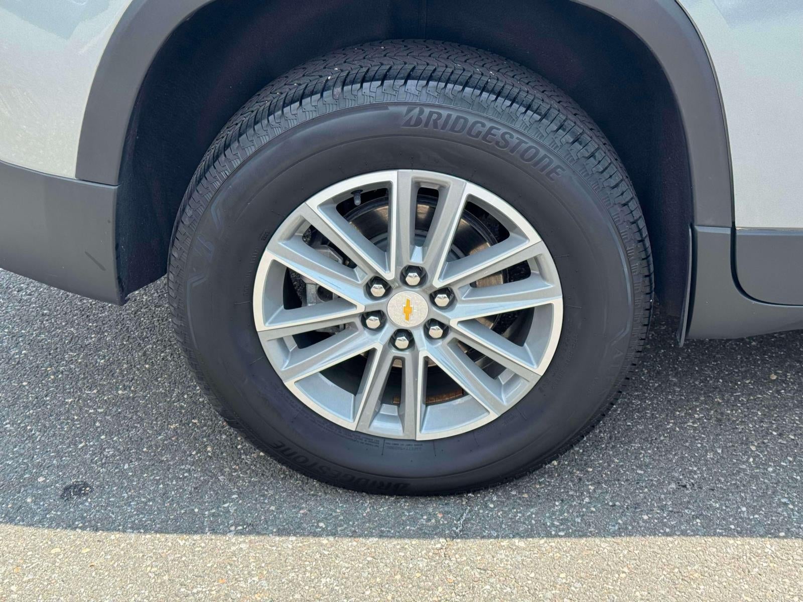 2023 Chevrolet Traverse AWD LT Cloth