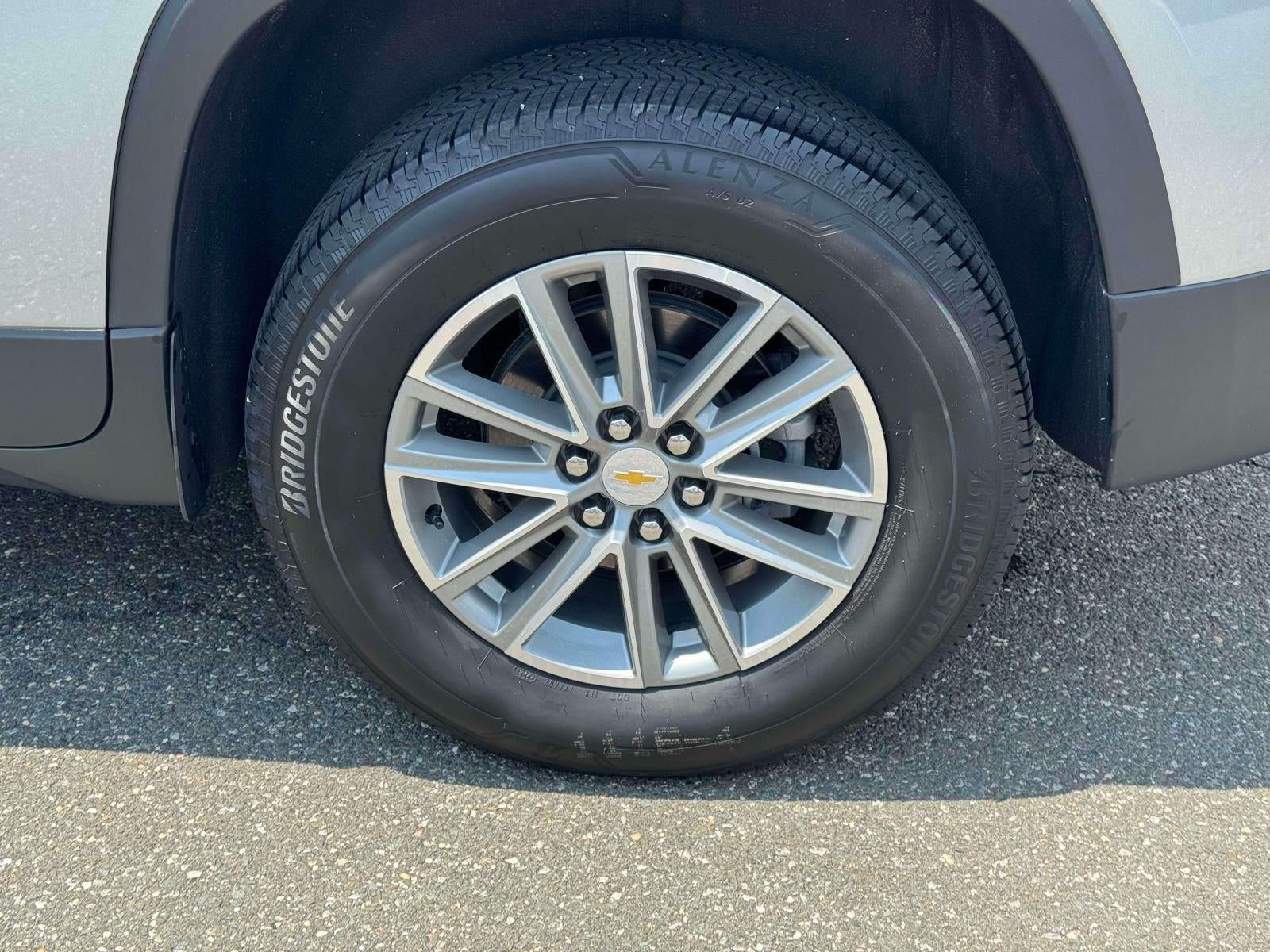 2023 Chevrolet Traverse AWD LT Cloth