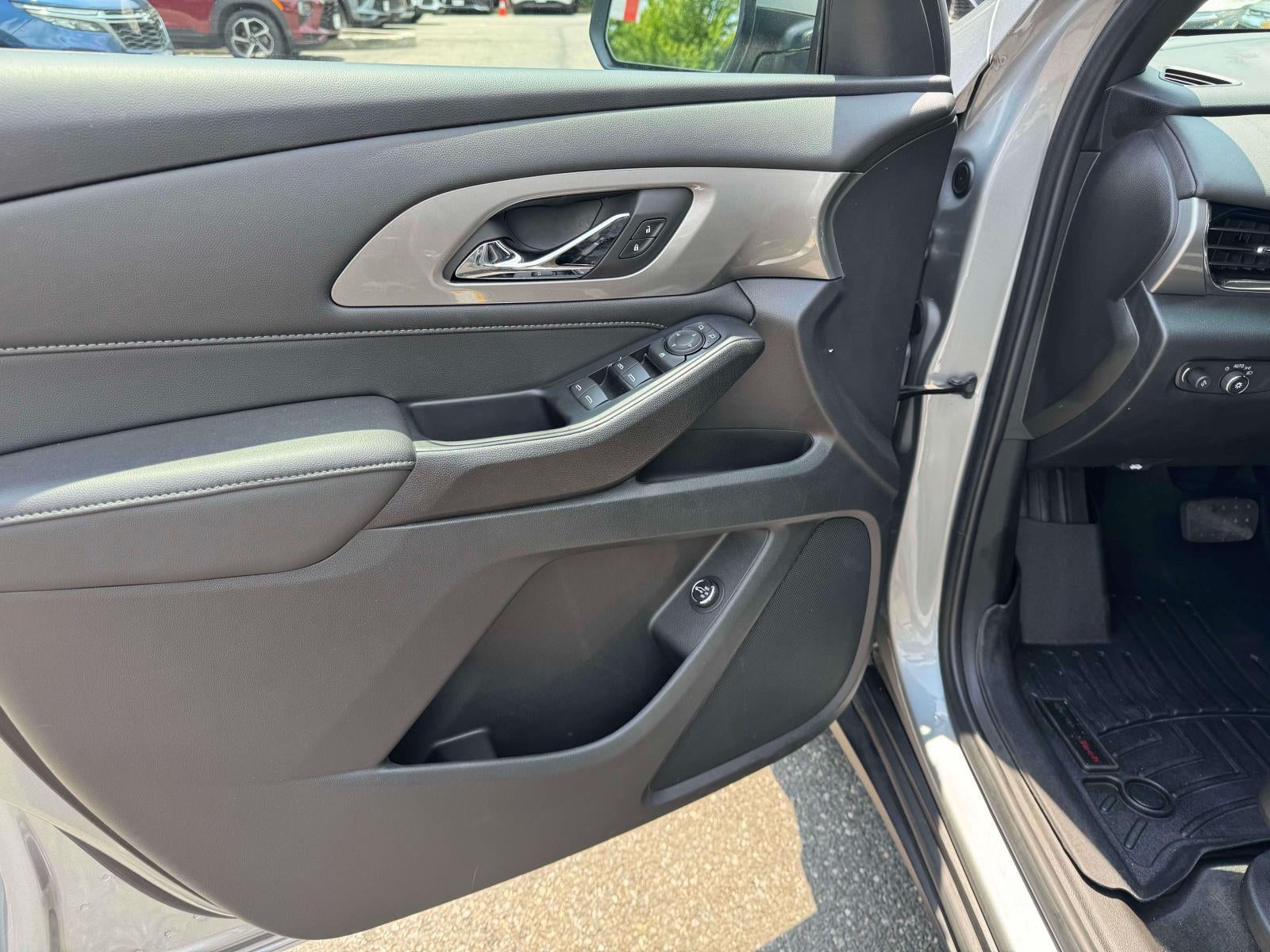 2023 Chevrolet Traverse AWD LT Cloth