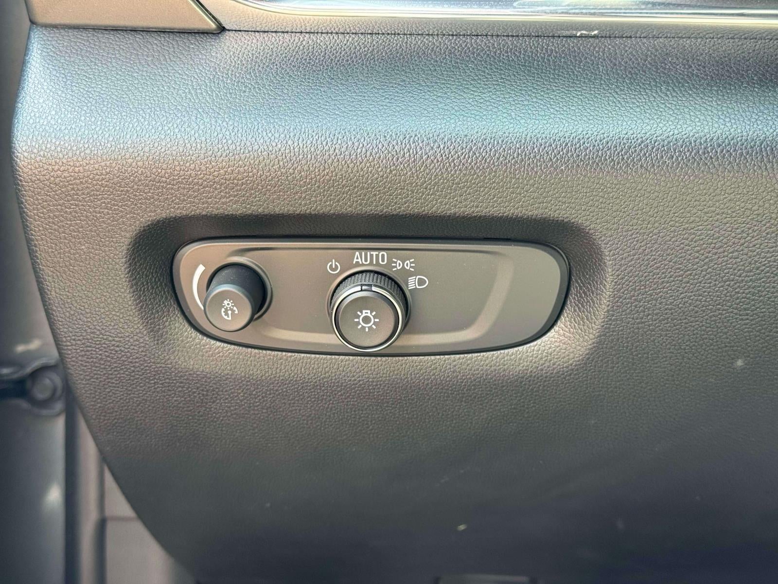 2023 Chevrolet Traverse AWD LT Cloth