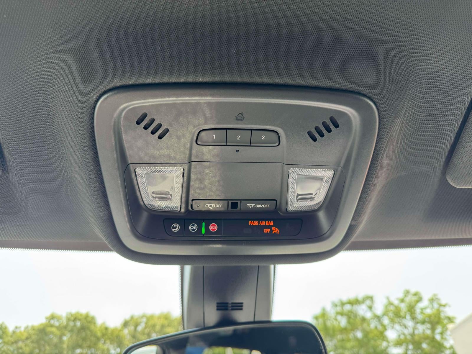 2023 Chevrolet Traverse AWD LT Cloth