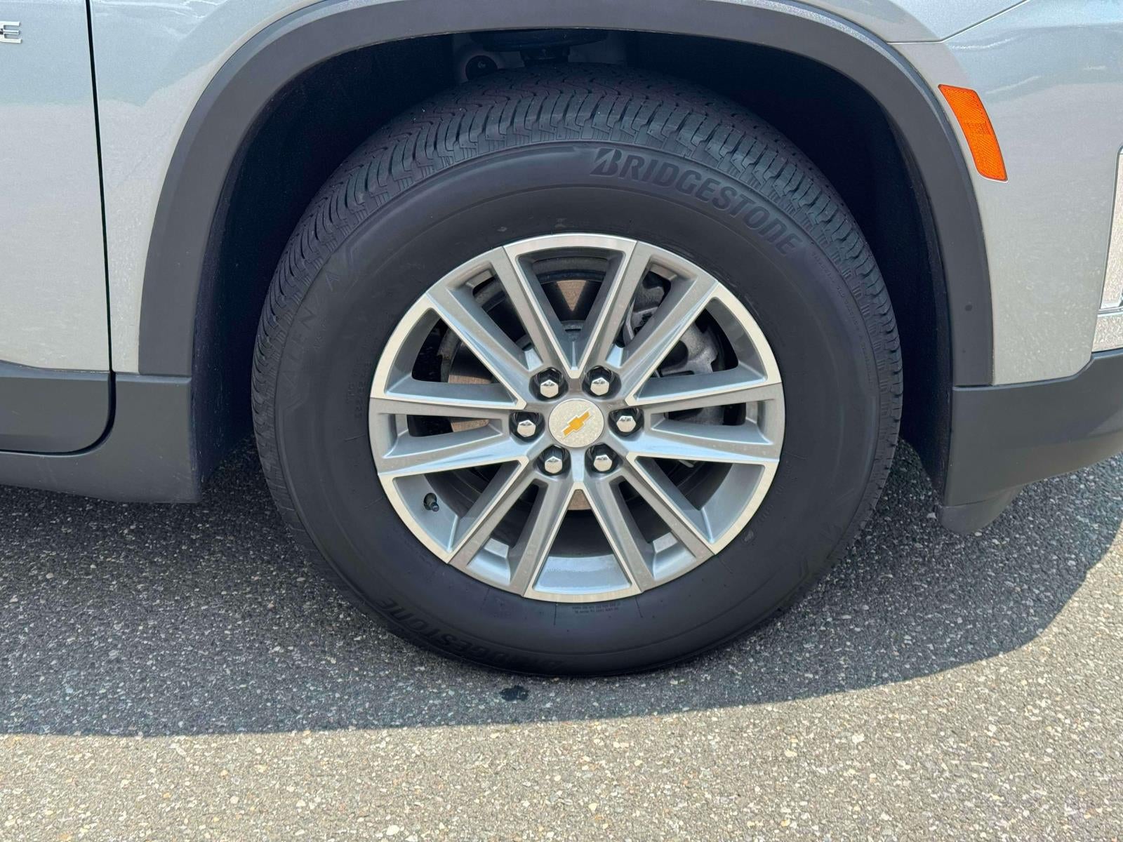 2023 Chevrolet Traverse AWD LT Cloth