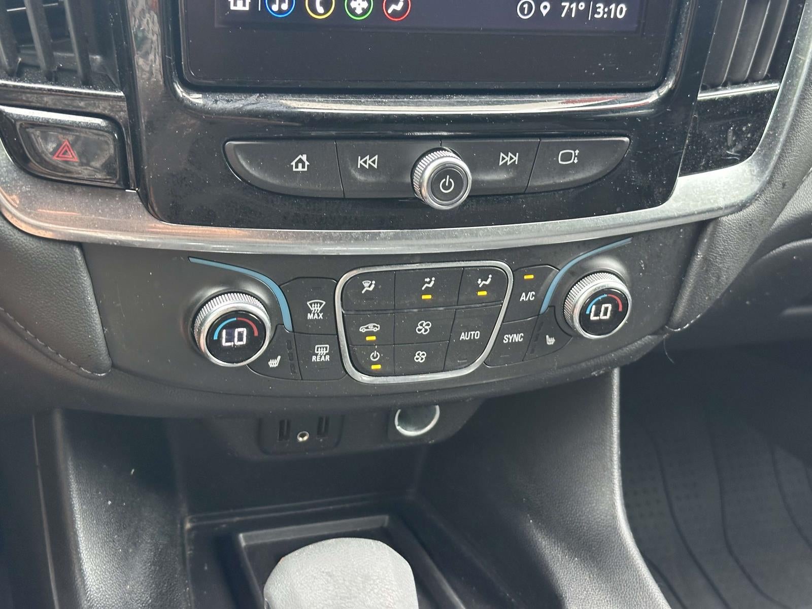 2023 Chevrolet Traverse AWD LT Cloth