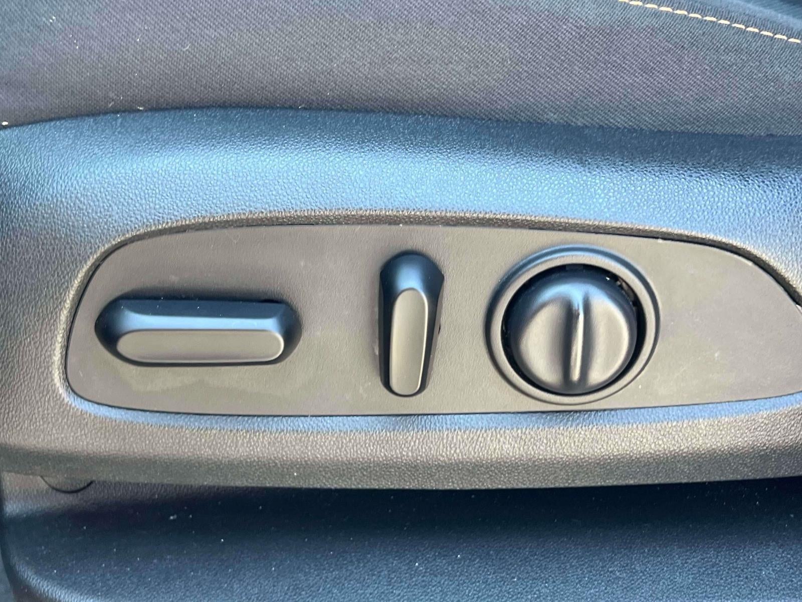 2020 Chevrolet Traverse AWD LT Cloth