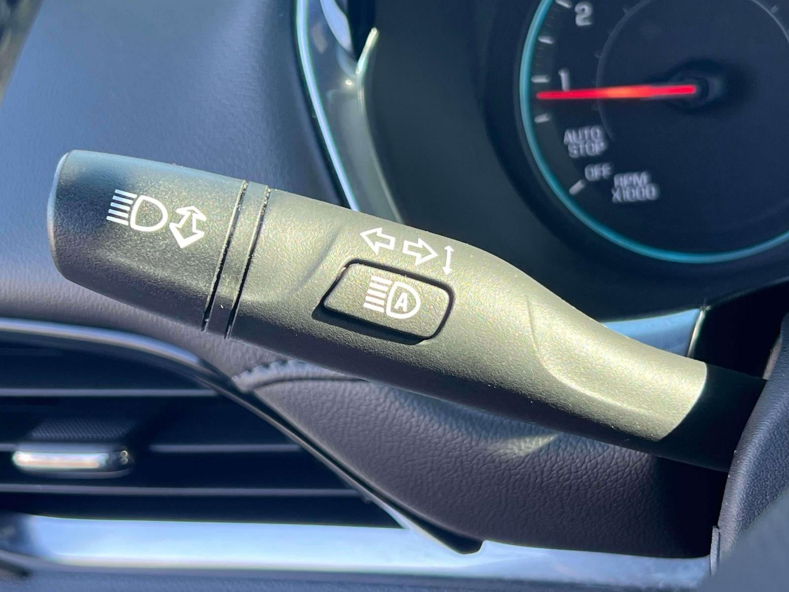 2022 Chevrolet Traverse AWD LT Cloth