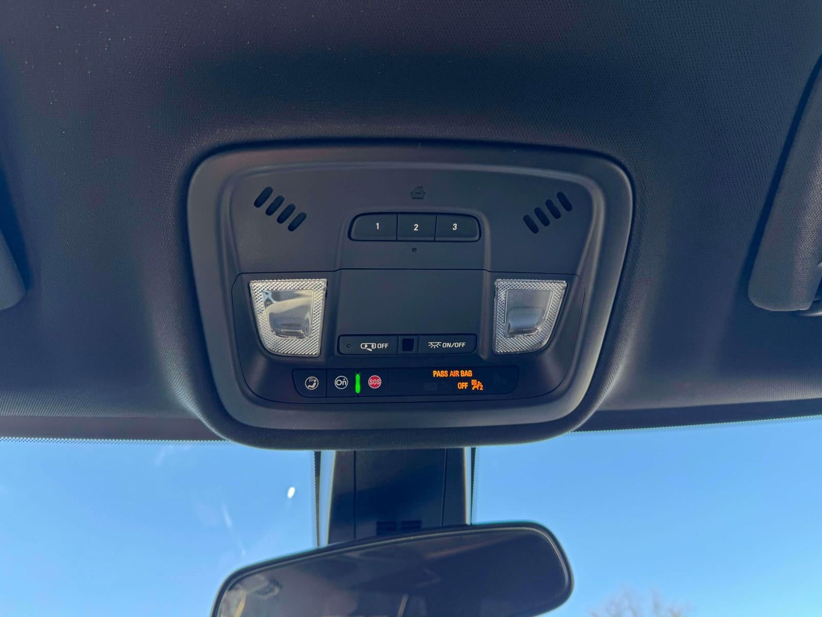 2022 Chevrolet Traverse AWD LT Cloth