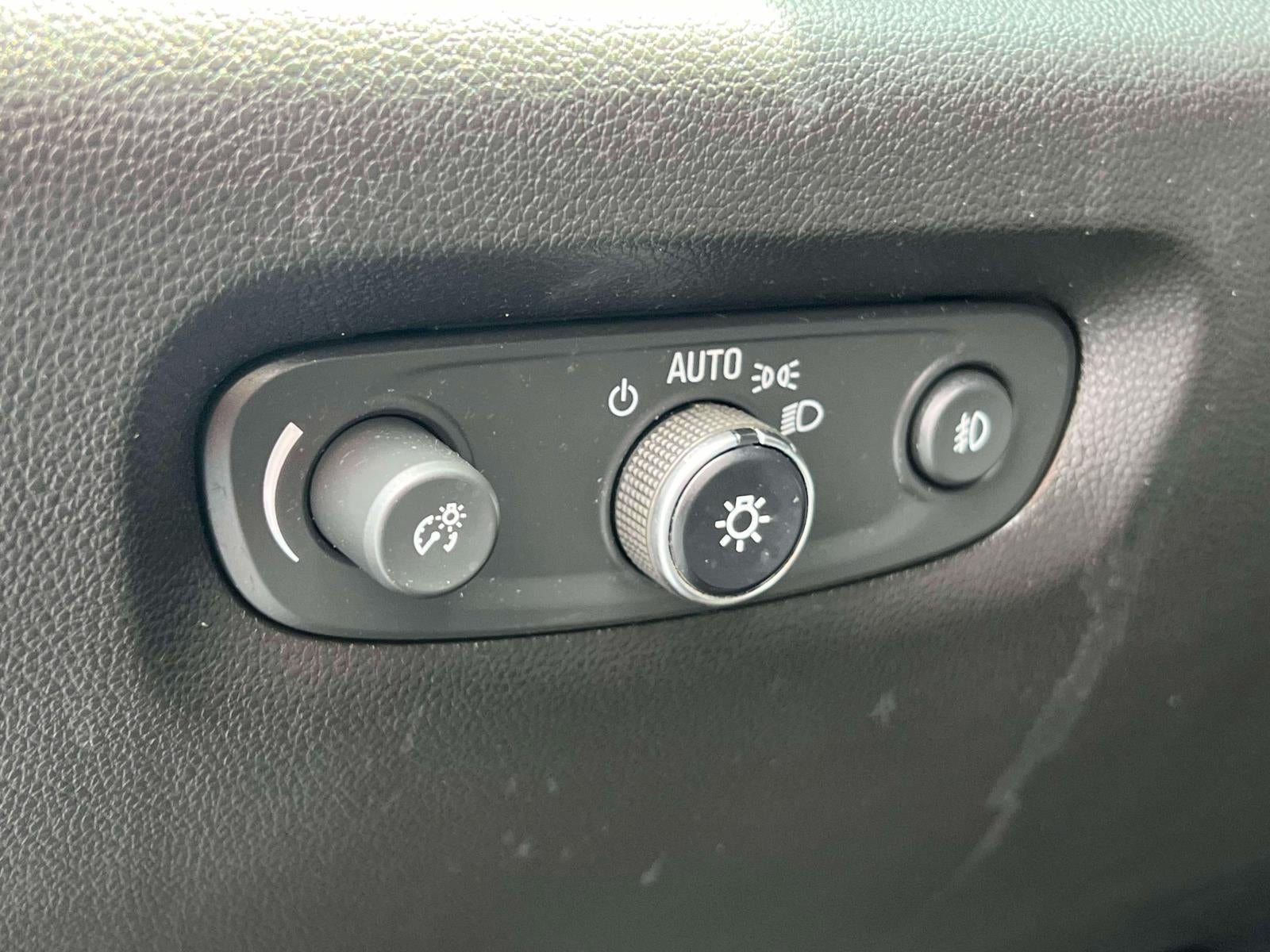 2020 Chevrolet Traverse AWD LT Cloth