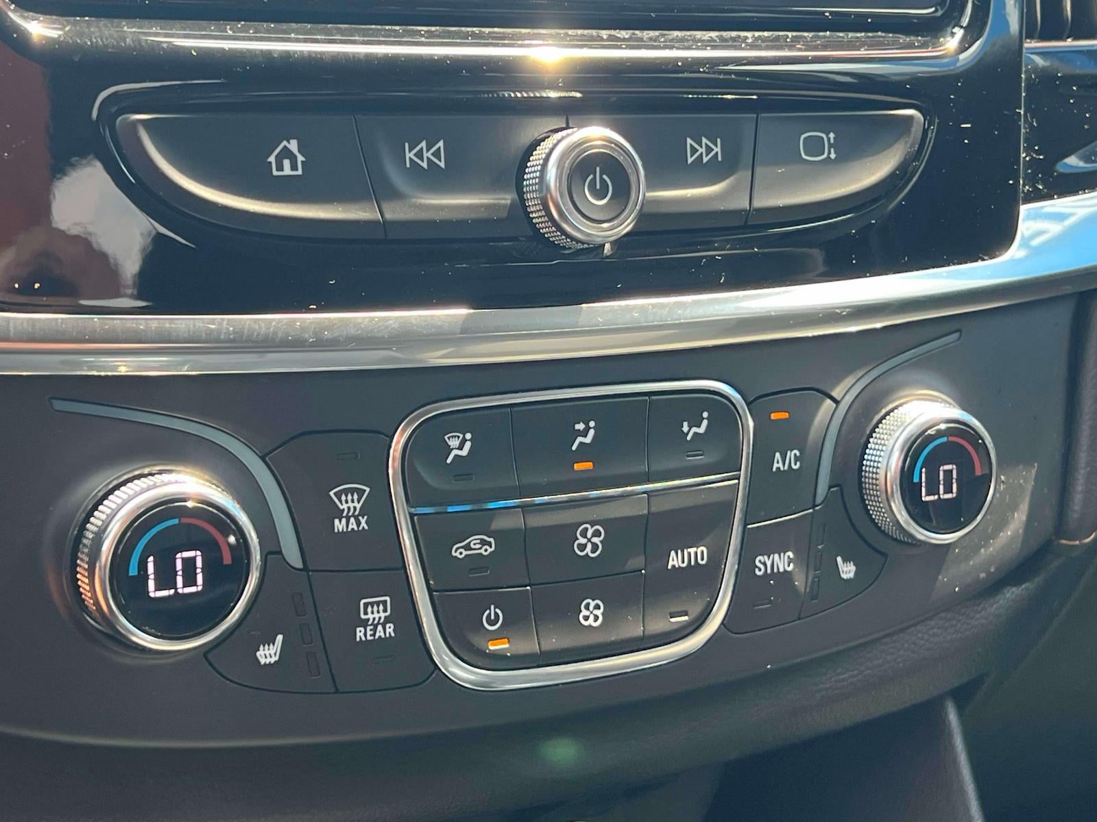 2020 Chevrolet Traverse AWD LT Cloth