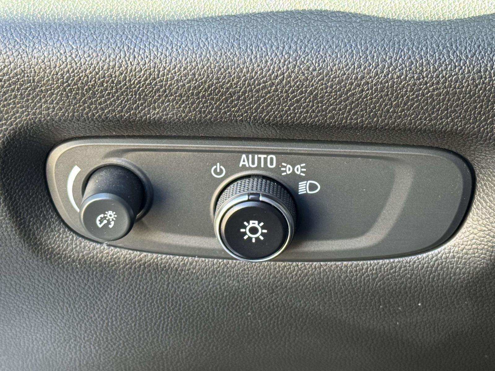 2023 Chevrolet Traverse AWD LT Cloth