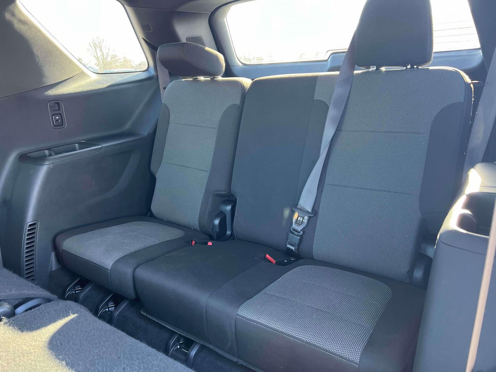 2023 Chevrolet Traverse AWD LT Cloth