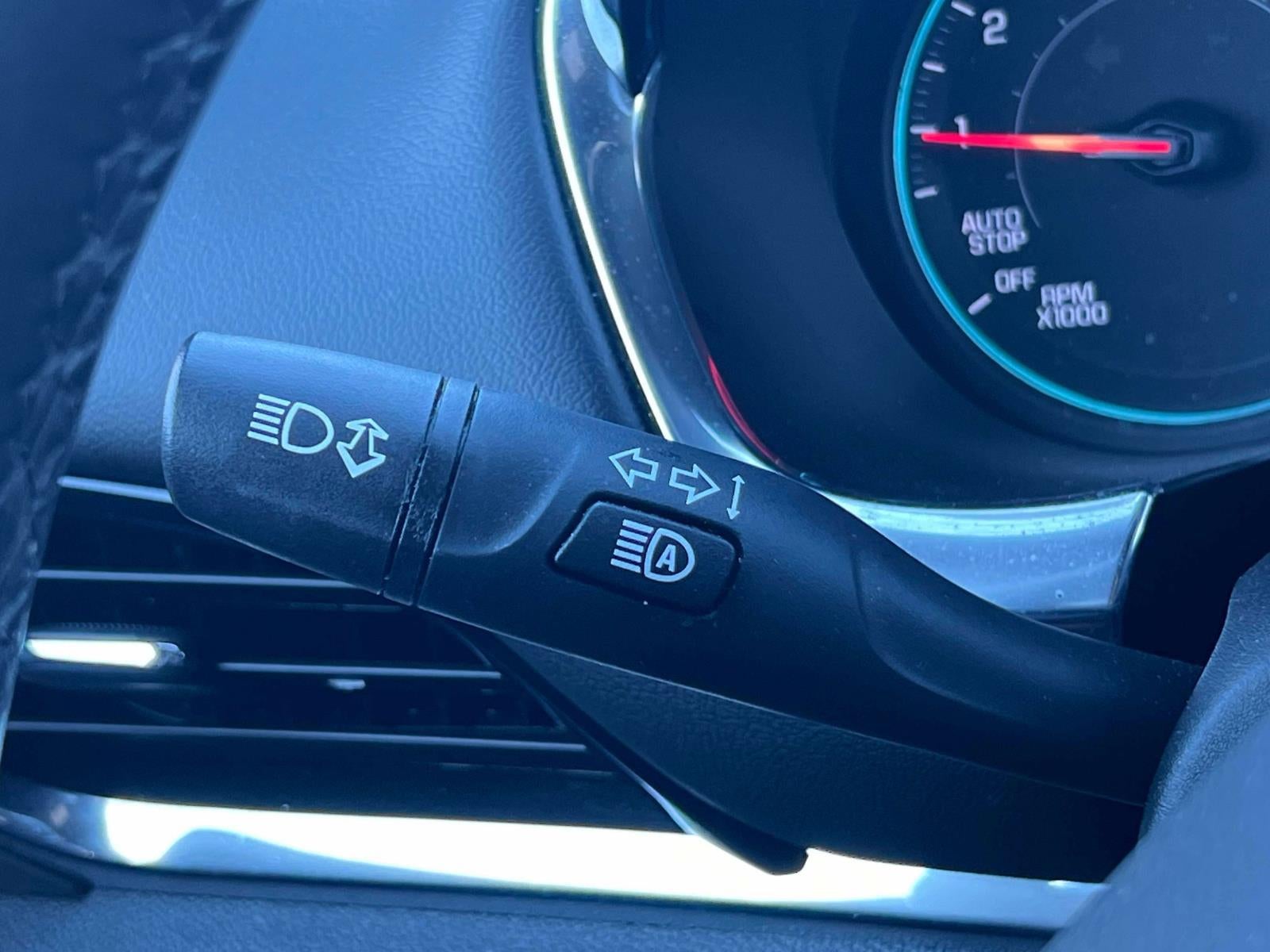 2023 Chevrolet Traverse AWD LT Cloth