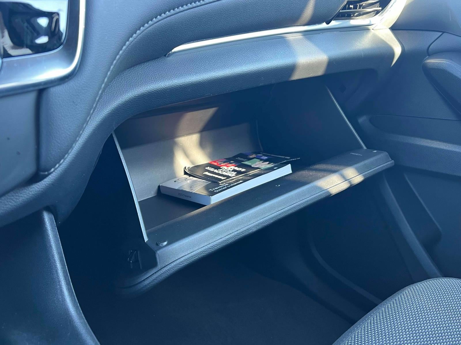 2023 Chevrolet Traverse AWD LT Cloth