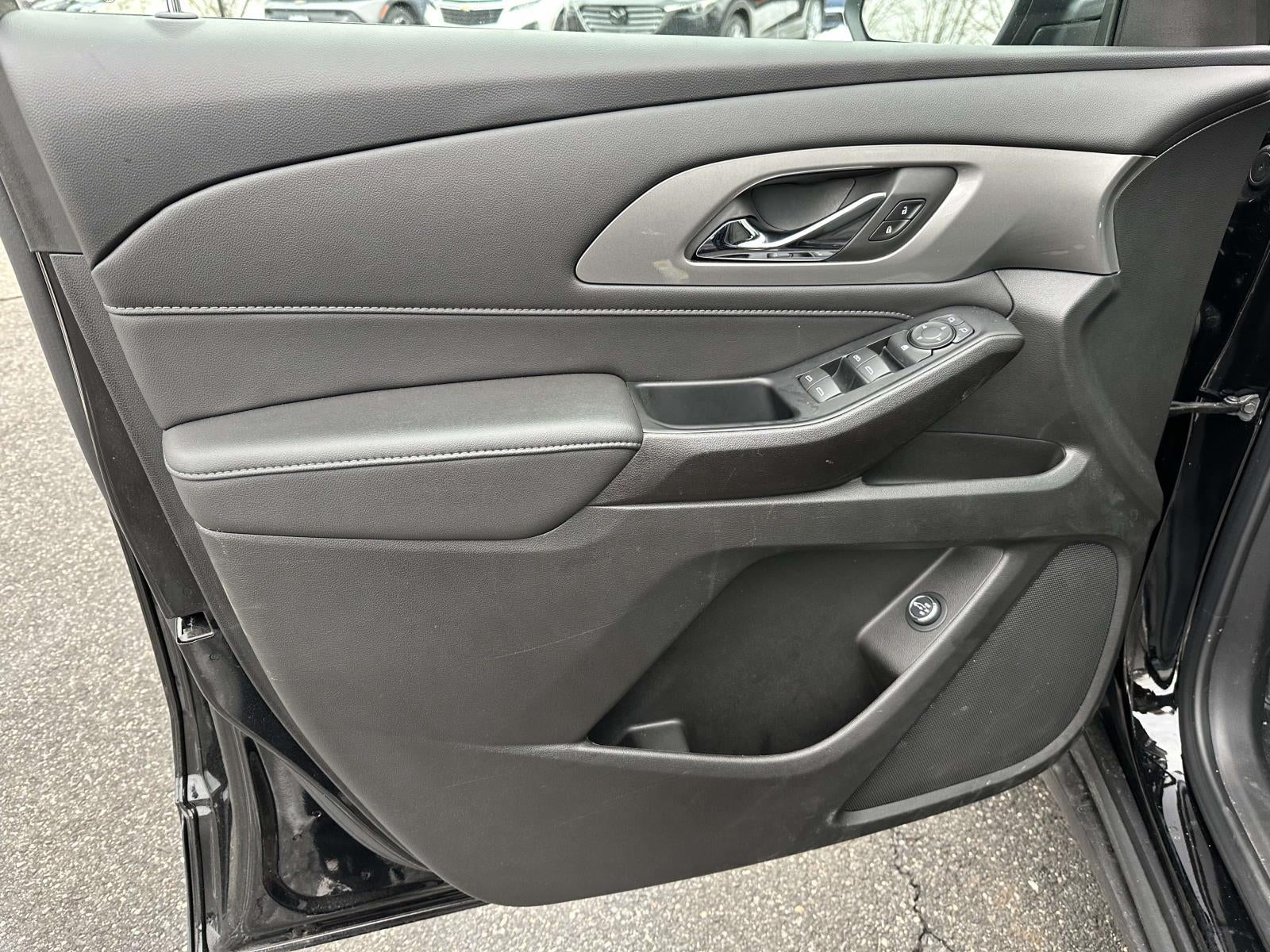 2023 Chevrolet Traverse AWD LT Cloth