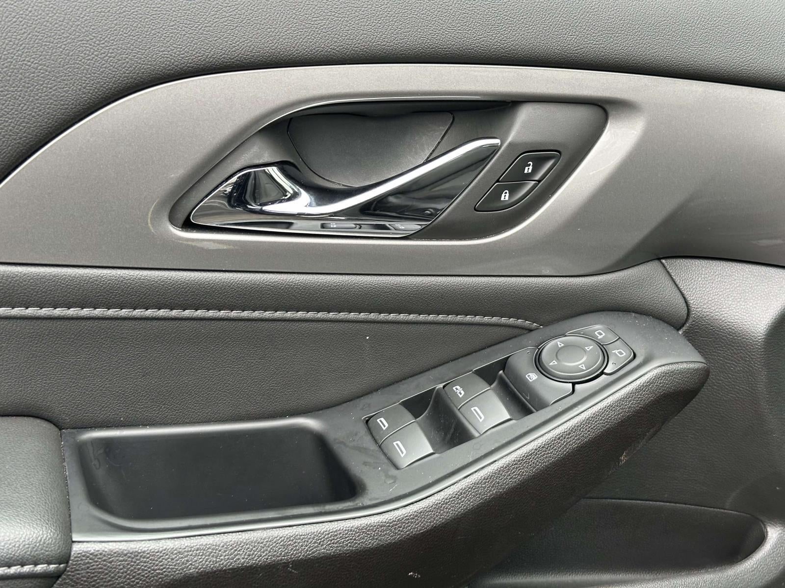 2023 Chevrolet Traverse AWD LT Cloth