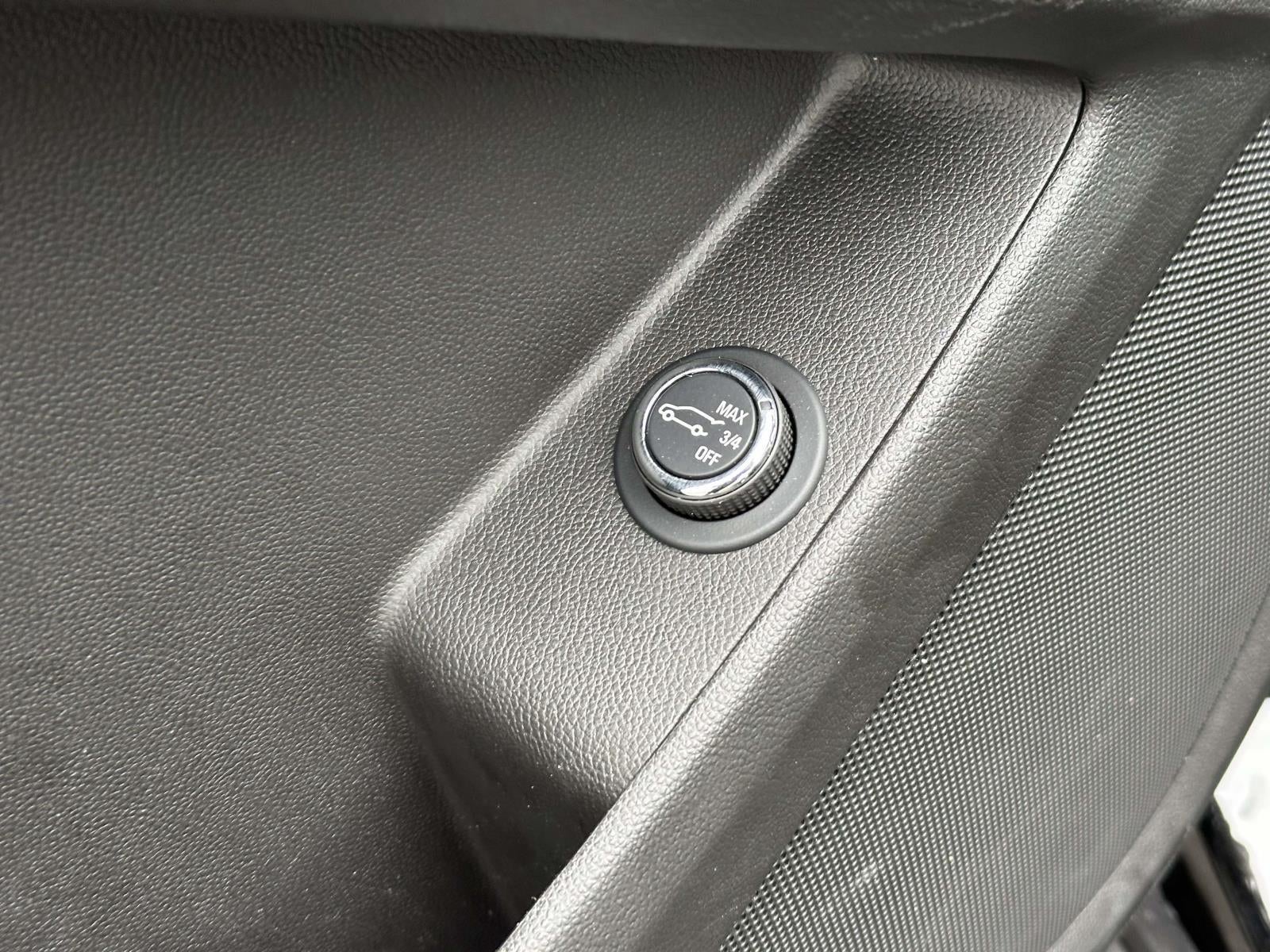 2023 Chevrolet Traverse AWD LT Cloth