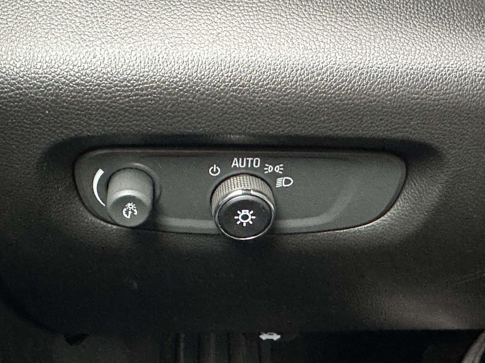 2023 Chevrolet Traverse AWD LT Cloth