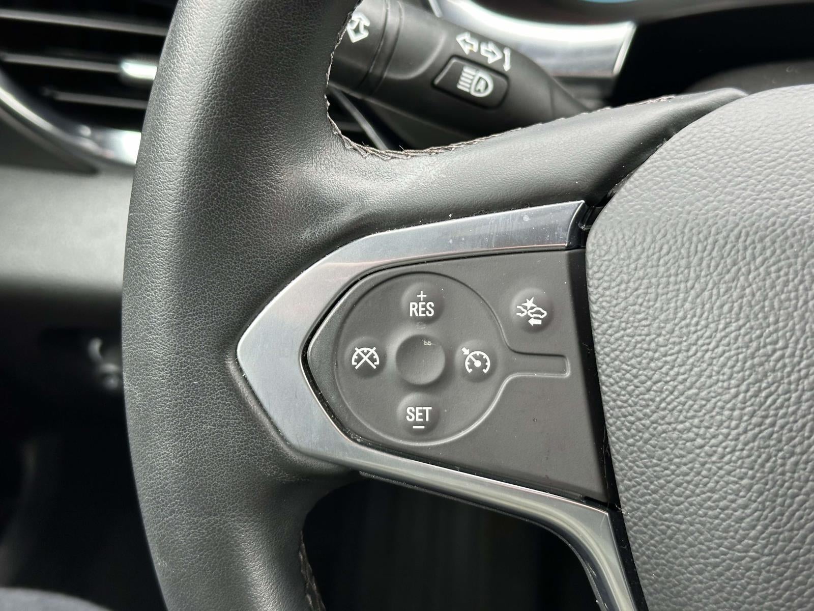 2023 Chevrolet Traverse AWD LT Cloth