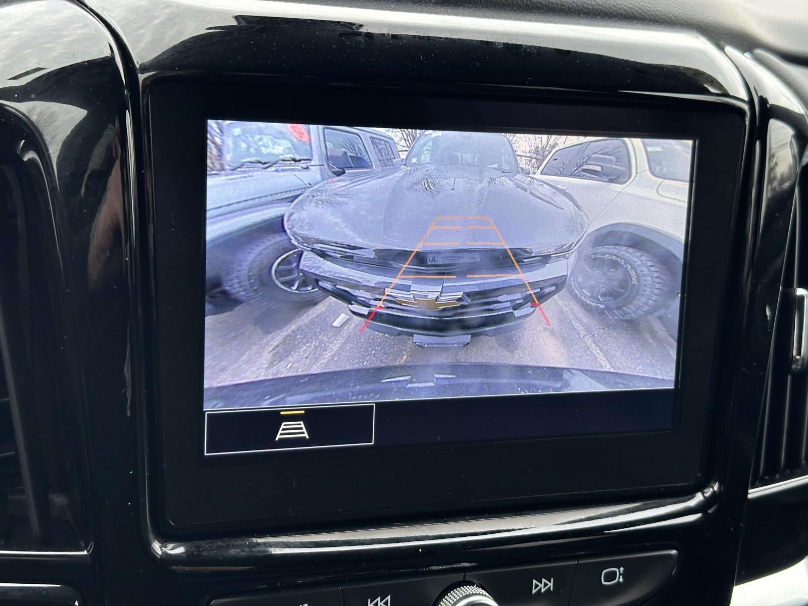 2023 Chevrolet Traverse AWD LT Cloth