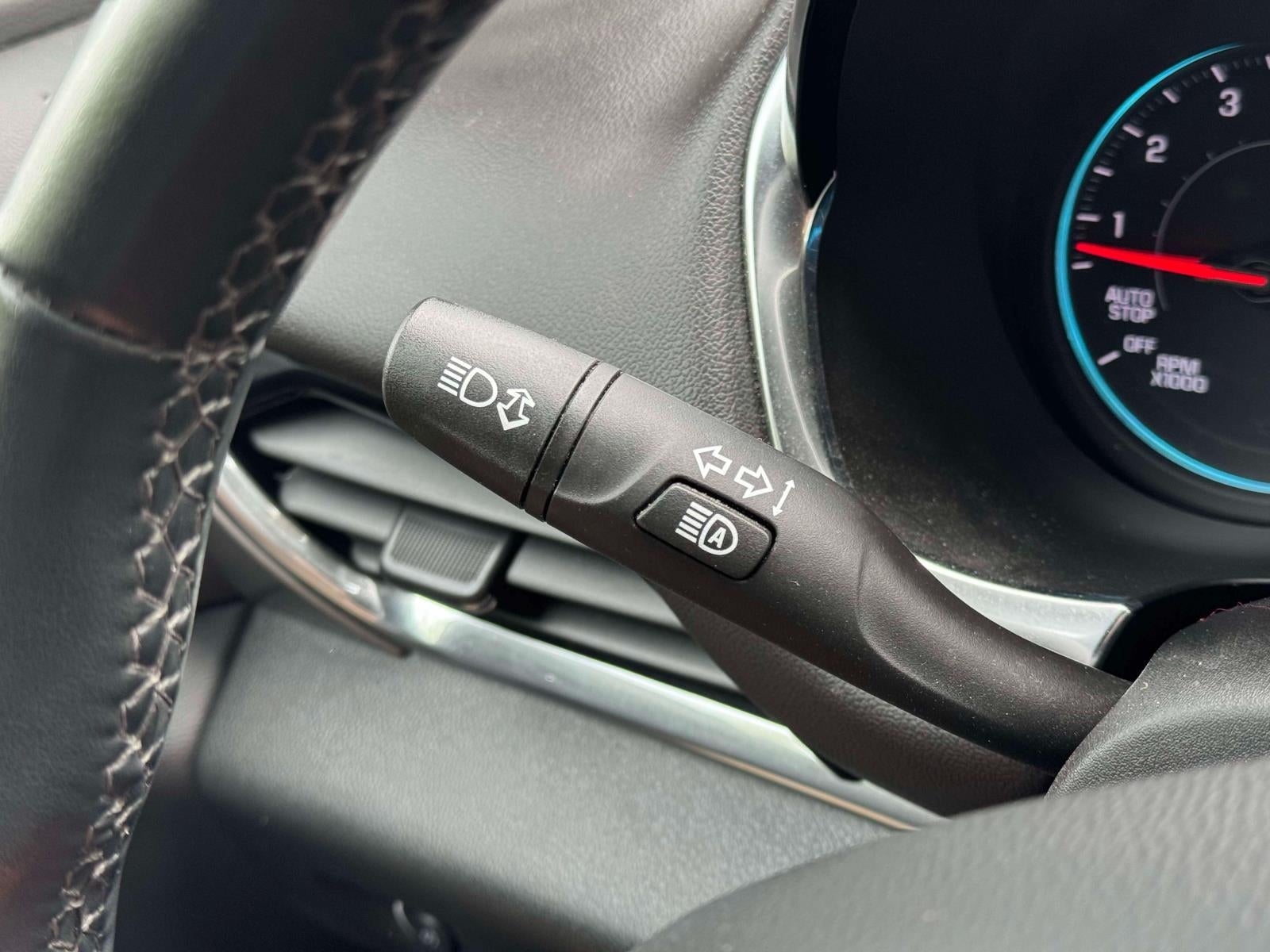 2023 Chevrolet Traverse AWD LT Cloth