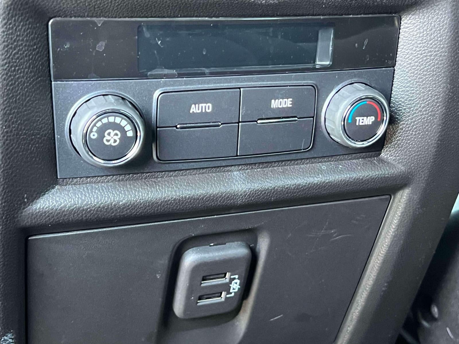 2023 Chevrolet Traverse AWD LT Cloth