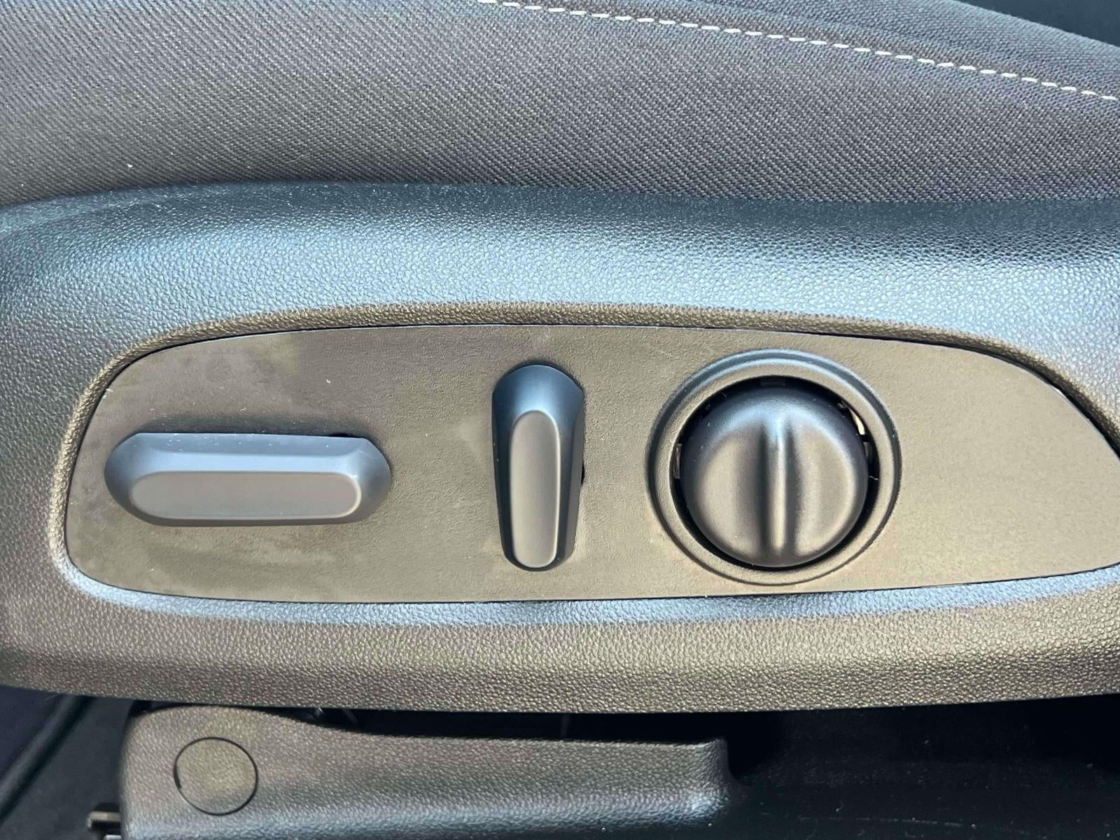 2023 Chevrolet Traverse AWD LT Cloth