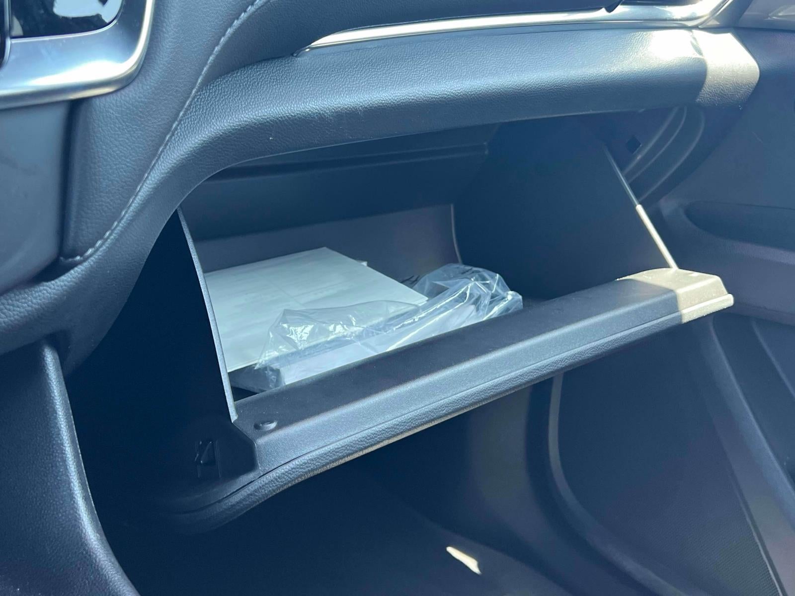 2023 Chevrolet Traverse AWD LT Cloth