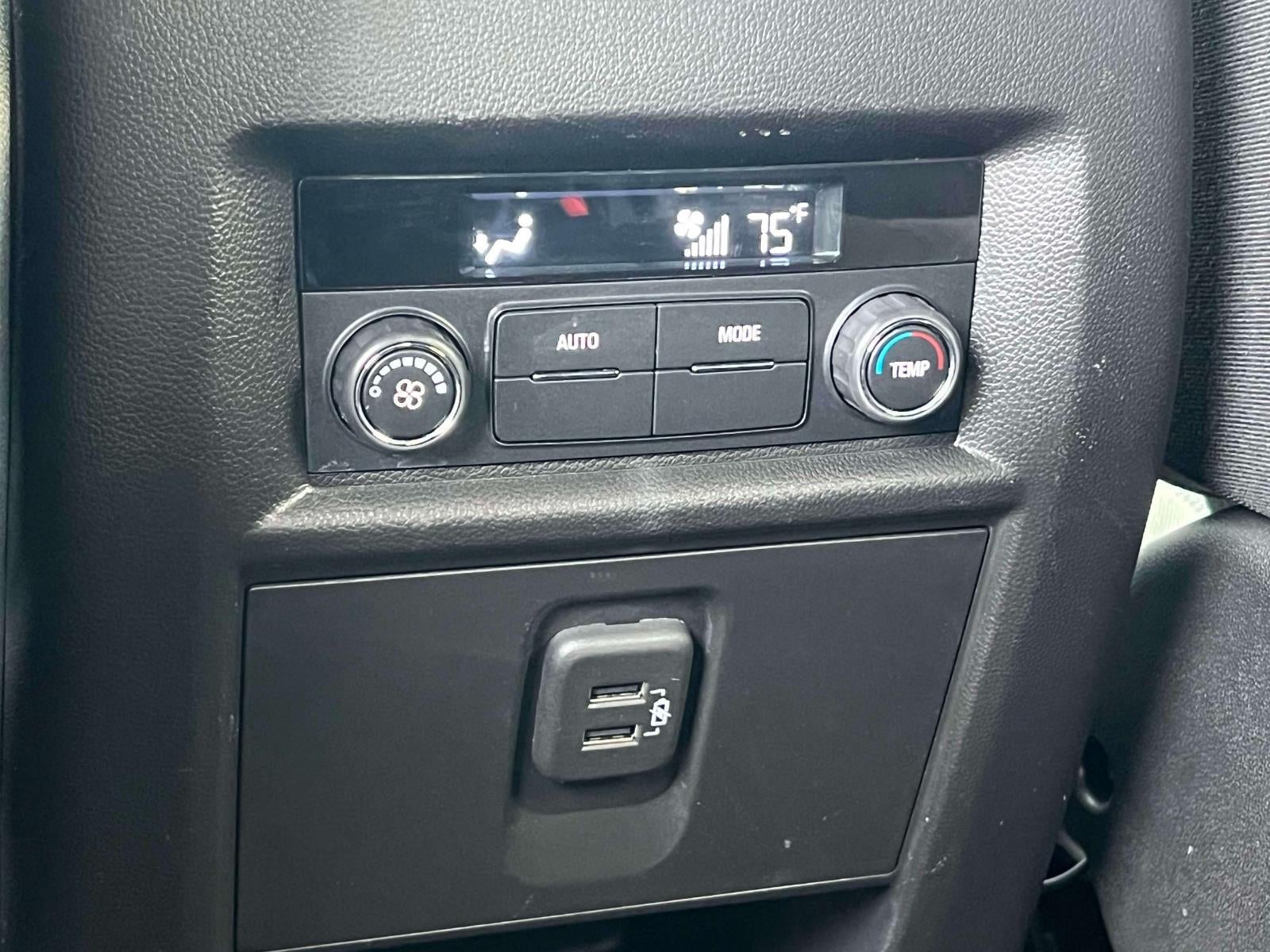 2023 Chevrolet Traverse AWD LT Cloth