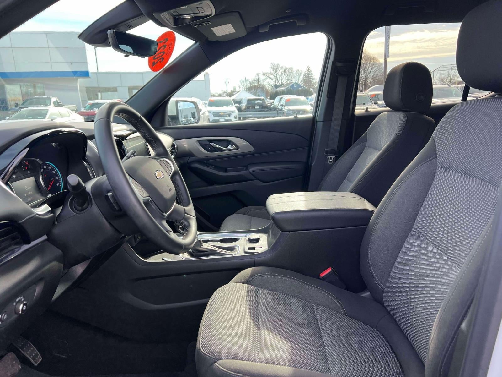 2023 Chevrolet Traverse AWD LT Cloth