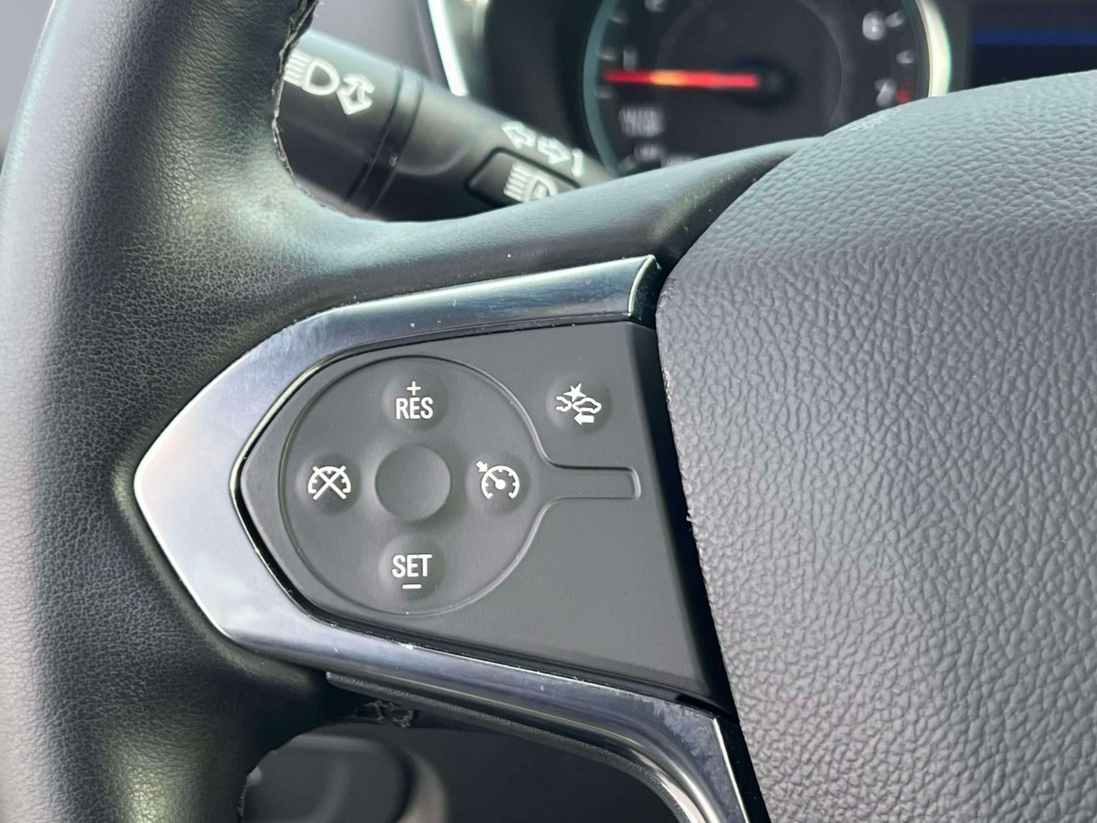 2023 Chevrolet Traverse AWD LT Cloth