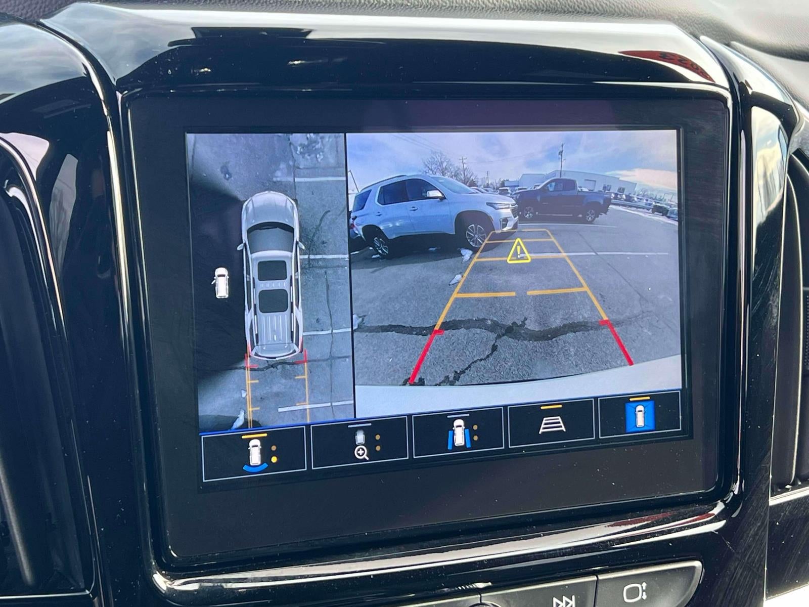 2023 Chevrolet Traverse AWD LT Cloth