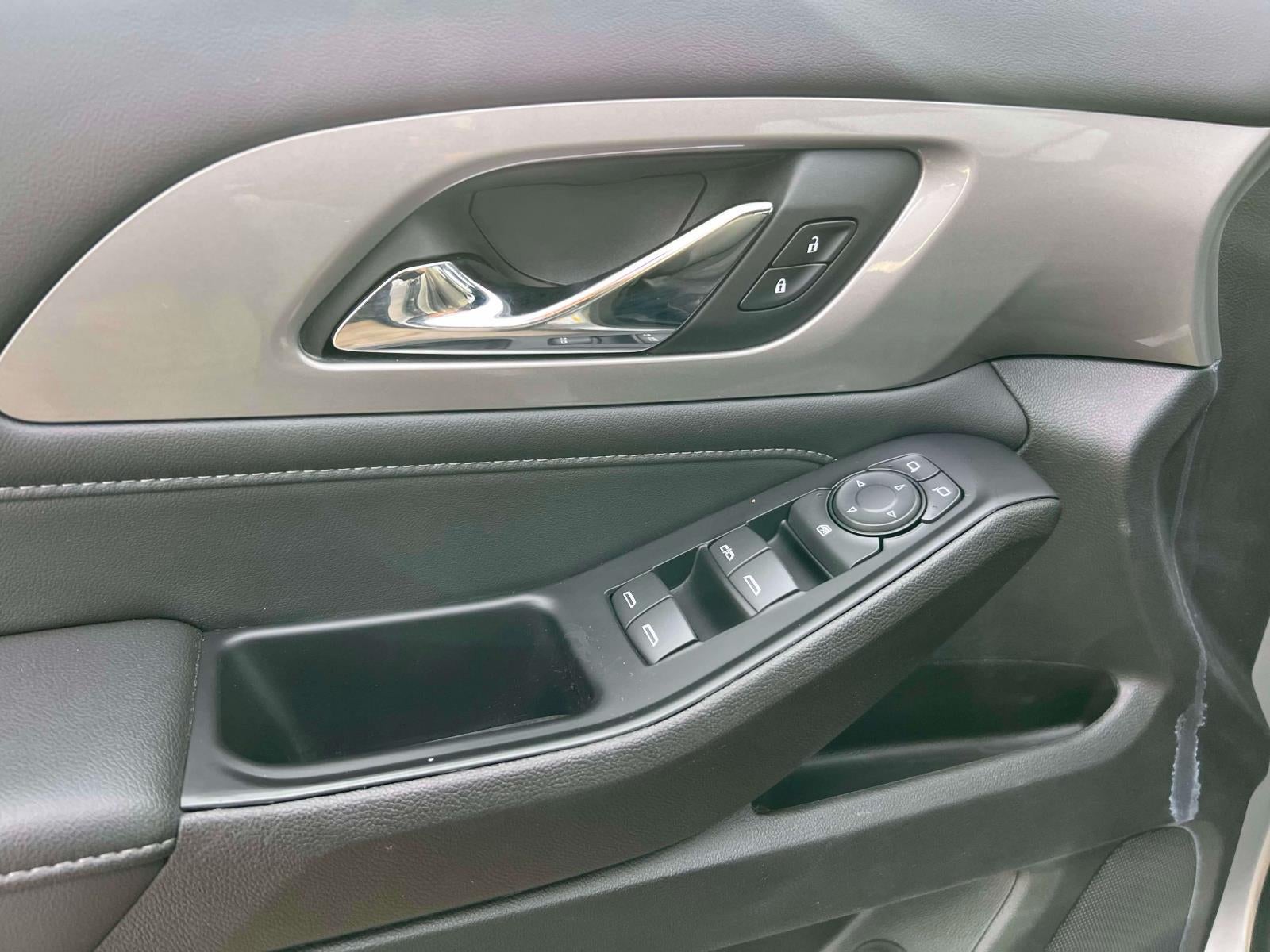2023 Chevrolet Traverse AWD LT Cloth