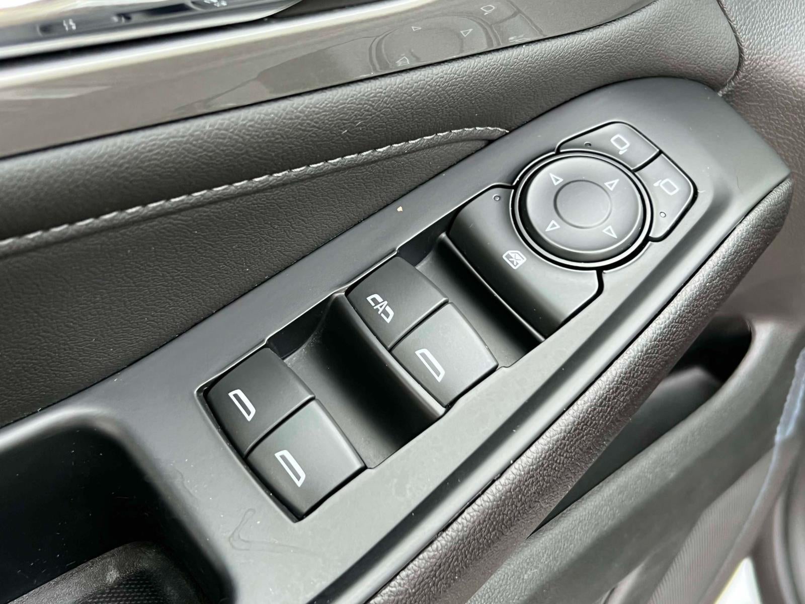 2023 Chevrolet Traverse AWD LT Cloth