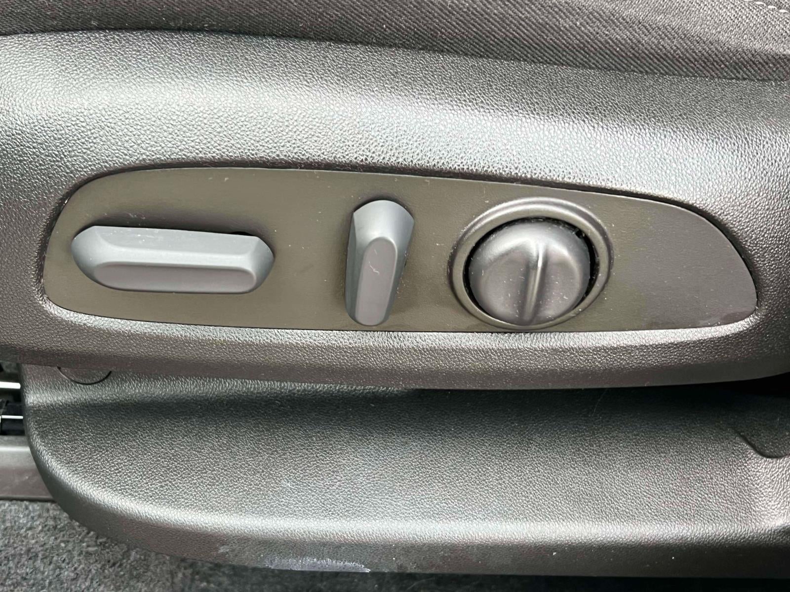 2023 Chevrolet Traverse AWD LT Cloth