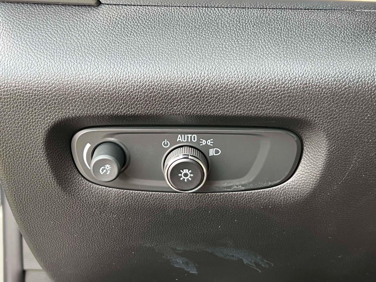 2023 Chevrolet Traverse AWD LT Cloth